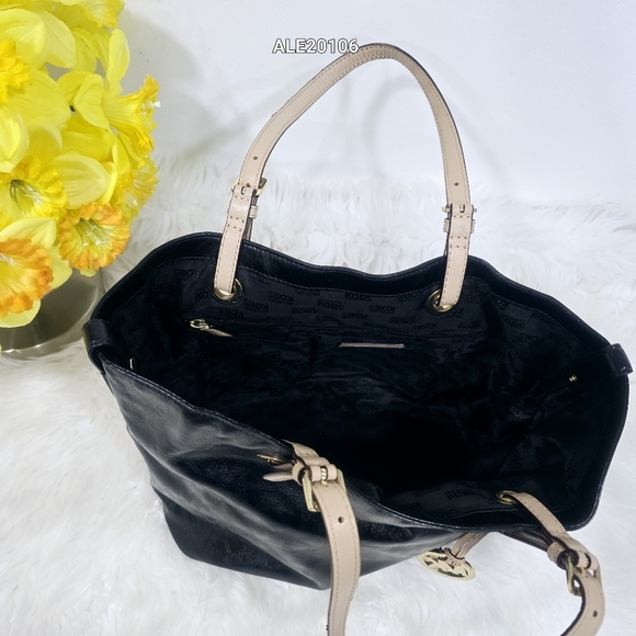 Michael Kors Black Tote Bag - Picture 10 of 11